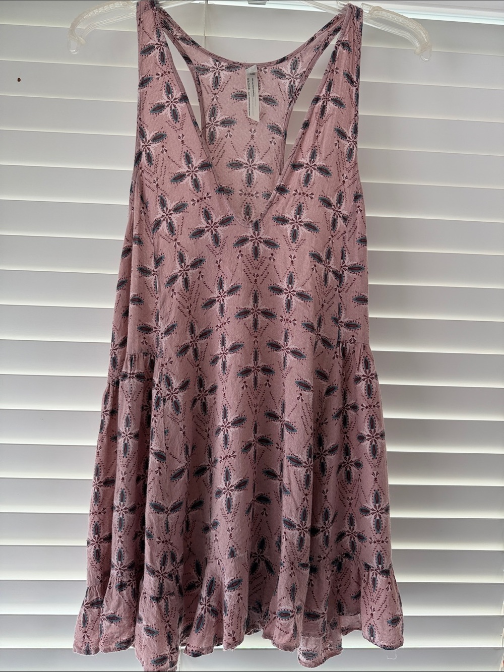 Free People Women's Pink Floral V-Neck shirt
